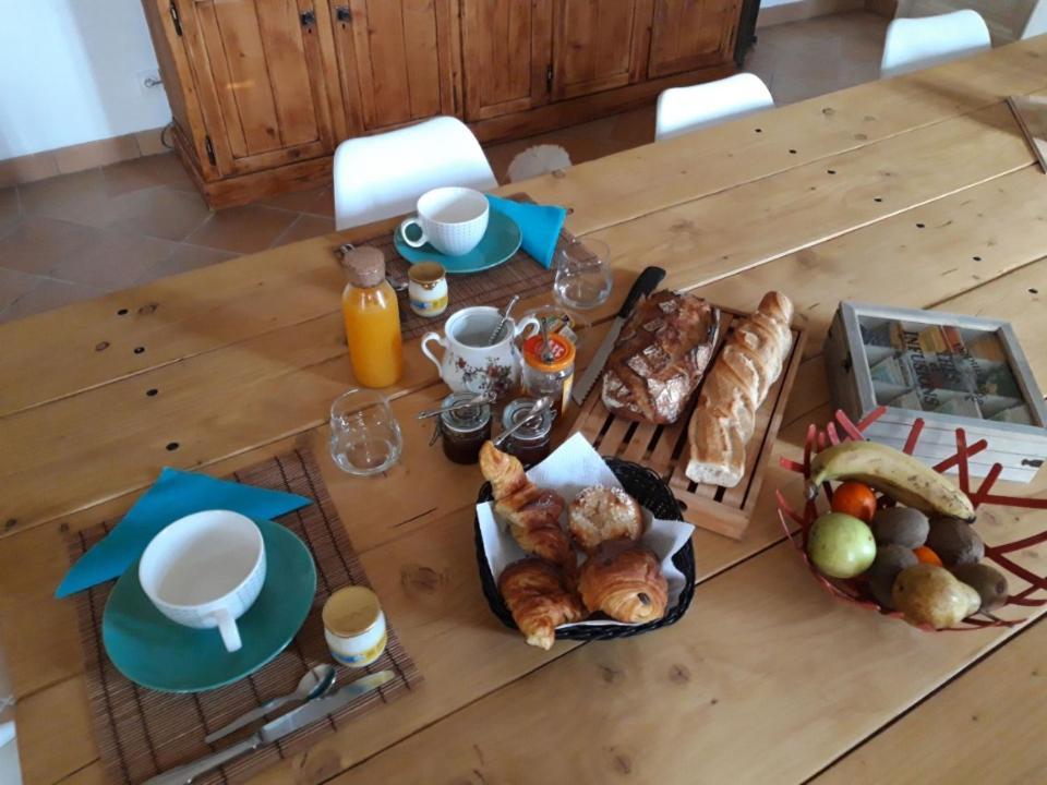 Chez Jeanfi Bed & Breakfast Fronsac  ภายนอก รูปภาพ