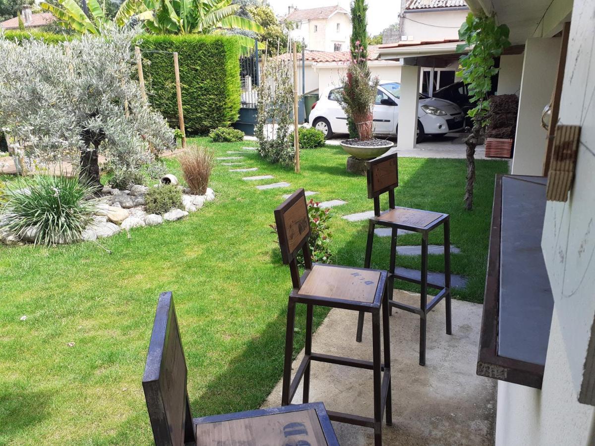 Chez Jeanfi Bed & Breakfast Fronsac  ภายนอก รูปภาพ