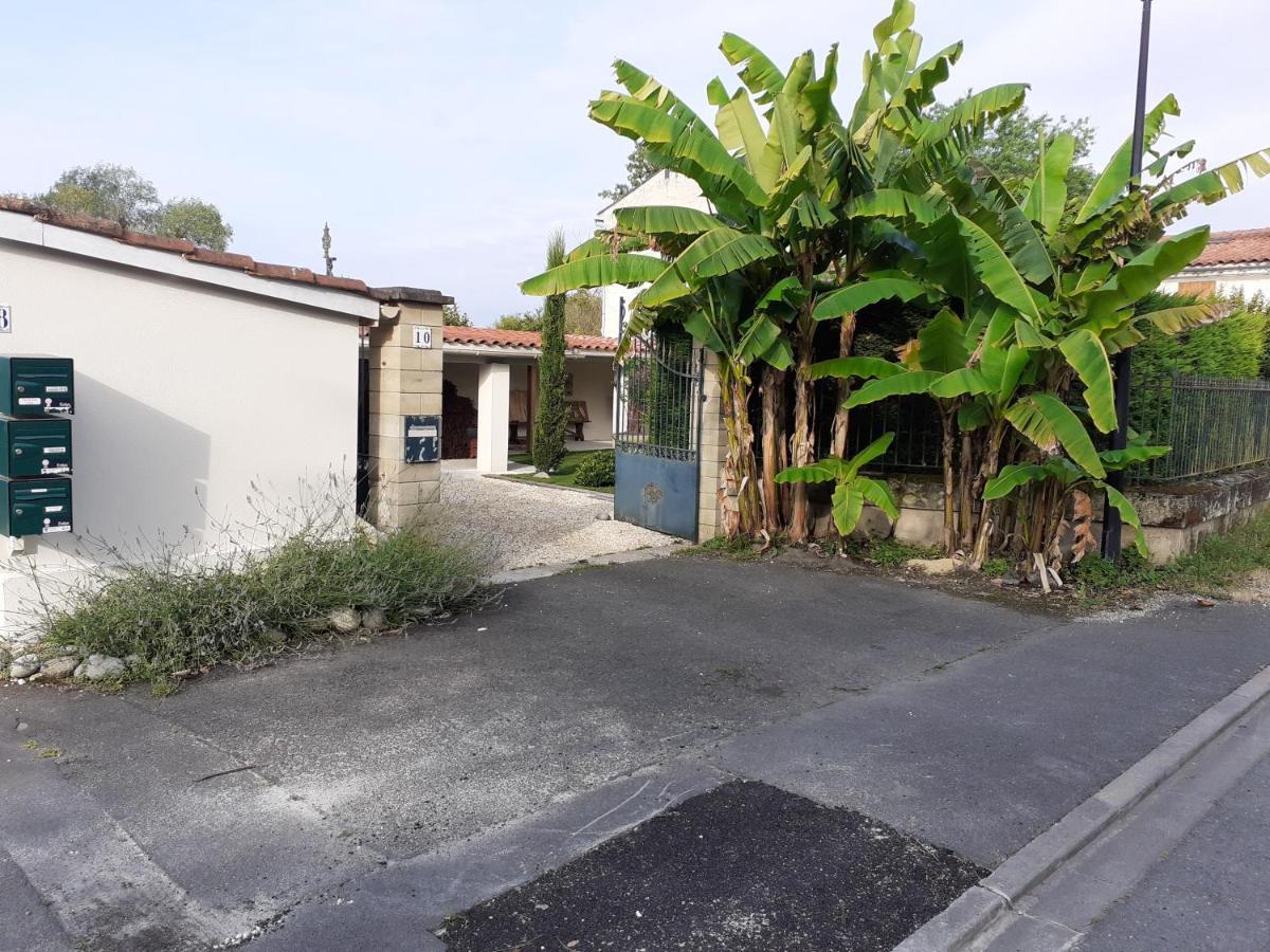 Chez Jeanfi Bed & Breakfast Fronsac  ภายนอก รูปภาพ