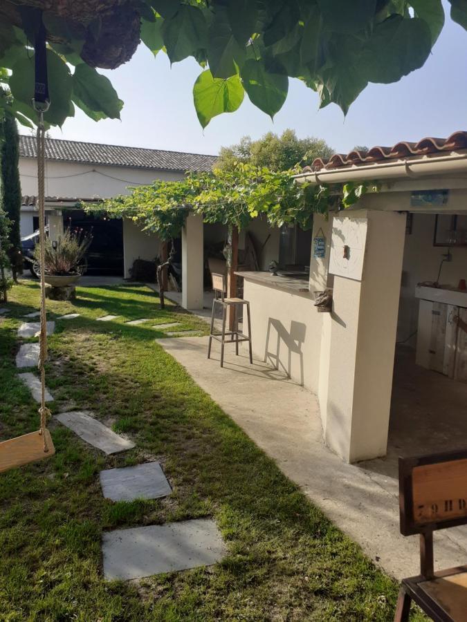 Chez Jeanfi Bed & Breakfast Fronsac  ภายนอก รูปภาพ