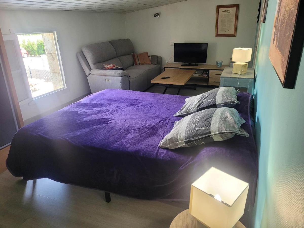 Chez Jeanfi Bed & Breakfast Fronsac  ภายนอก รูปภาพ