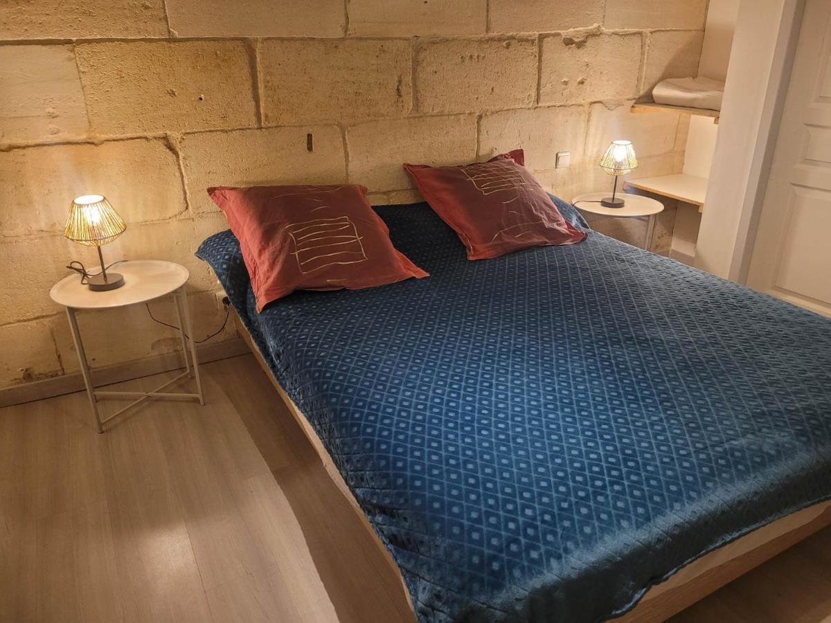 Chez Jeanfi Bed & Breakfast Fronsac  ภายนอก รูปภาพ