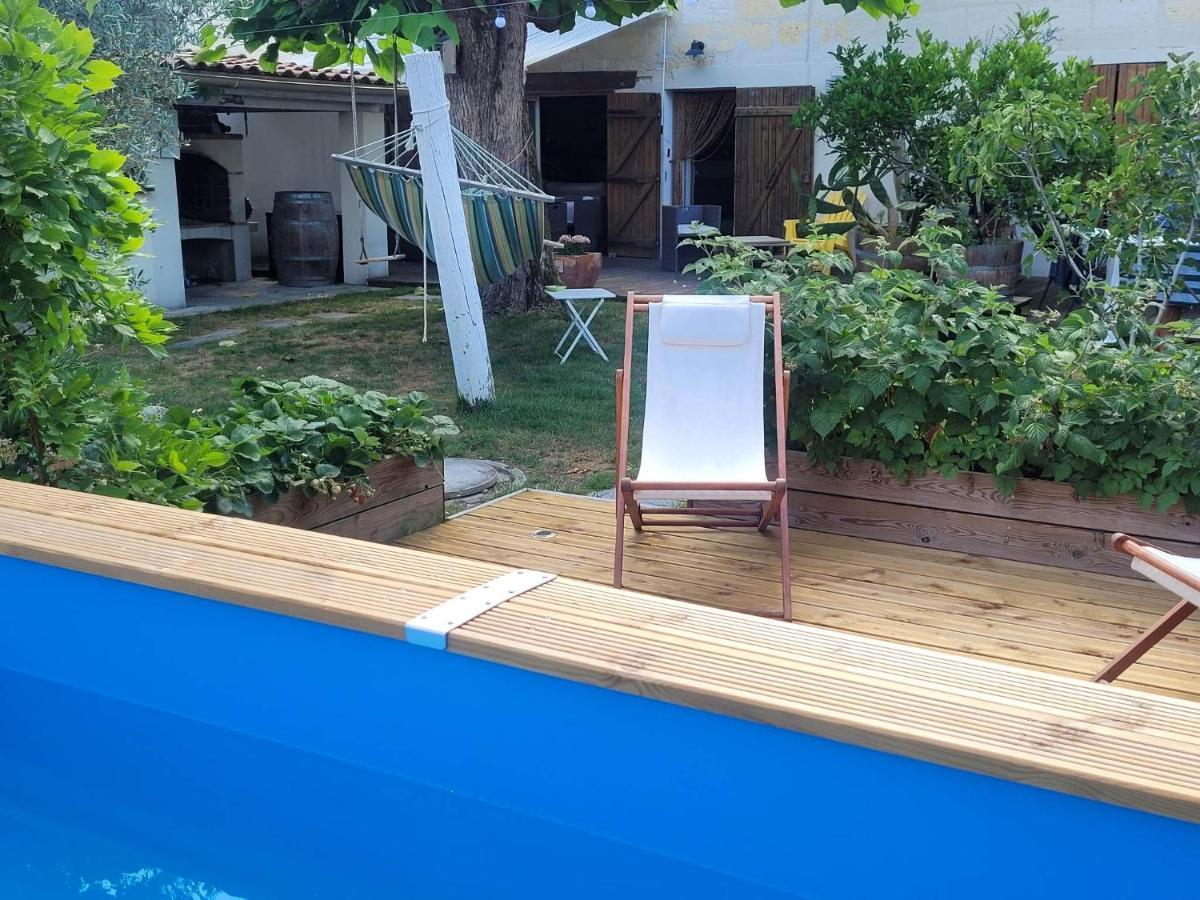 Chez Jeanfi Bed & Breakfast Fronsac  ภายนอก รูปภาพ