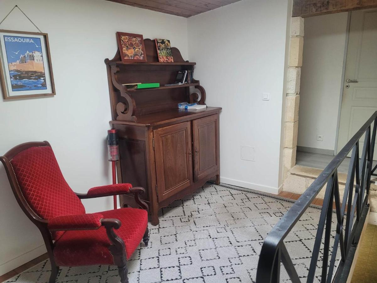 Chez Jeanfi Bed & Breakfast Fronsac  ภายนอก รูปภาพ