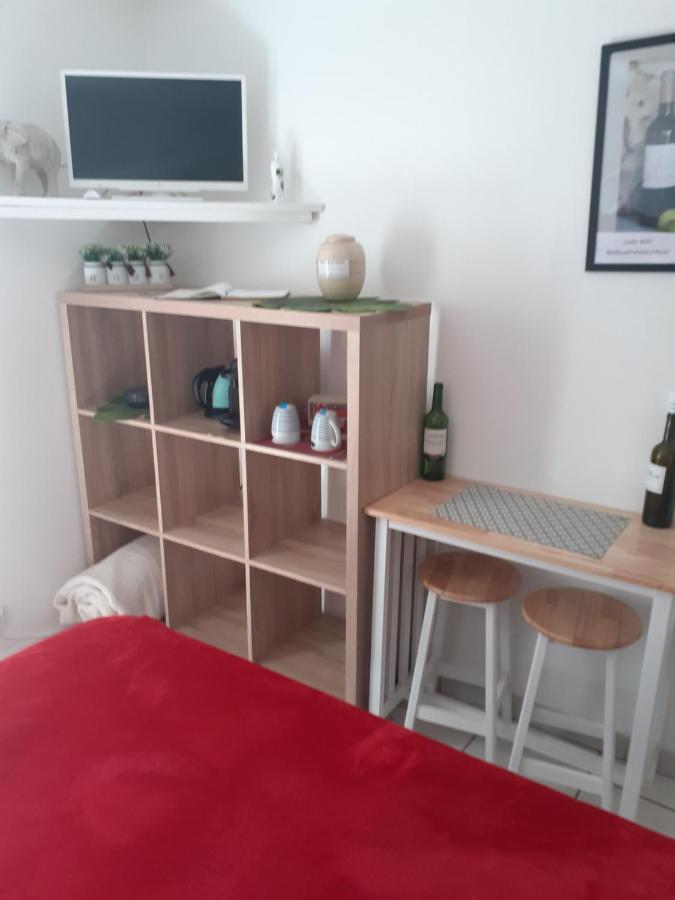 Chez Jeanfi Bed & Breakfast Fronsac  ภายนอก รูปภาพ